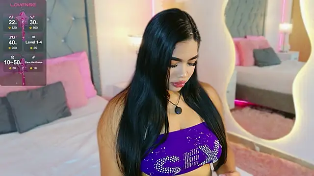 Snapshot of AllissonJames chatting on 03.24.26 AllissonJames online show from 03.24.26