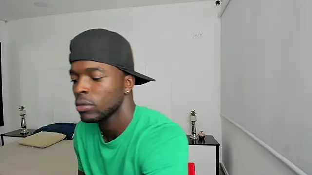 Snapshot of Dylan_Taylor chatting on 02.01.25 Dylan Taylor online show from 02.01.25