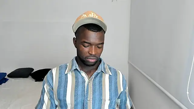 Snapshot of Dylan_Taylor chatting on 02.15.25 Dylan Taylor online show from 02.15.25