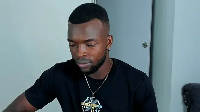 Snapshot of Dylan_Taylor chatting on 10.08.25 Dylan Taylor online show from 10.08.25