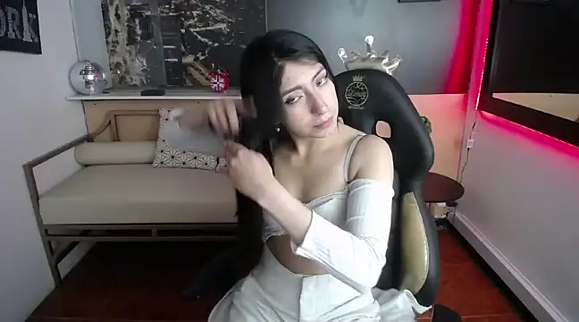 Angela Diaz  online show from 12.09.24