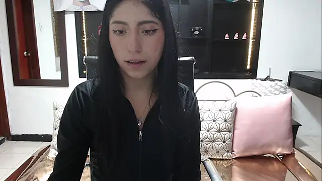 Angela Diaz  online show from 12.30.24