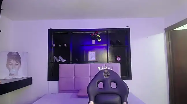 Angela Diaz  online show from 01.29.25