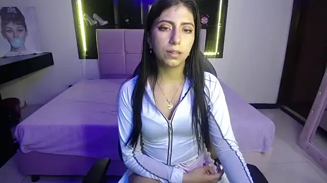 Angela Diaz  online show from 01.29.25