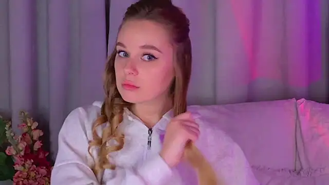 BeatriceEsmont online show from 09.22.25