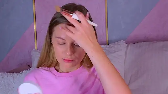 BeatriceEsmont online show from 10.16.25