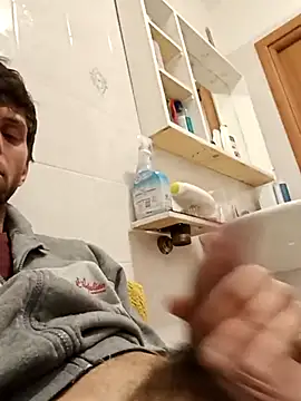 Snapshot of dariodario chatting on 02.20.25 dariodario online show from 02.20.25