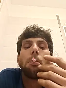 Snapshot of dariodario chatting on 03.11.25 dariodario online show from 03.11.25