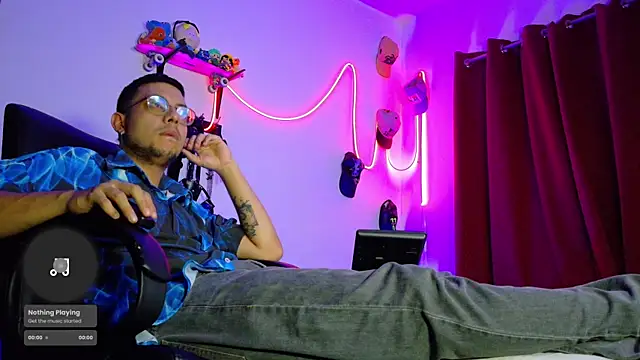 Snapshot of Nymphobuddies chatting on 03.16.25 Nymphobuddies online show from 03.16.25