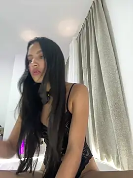 Snapshot of _AmberSmithh chatting on 12.16.24 AmberSmithh online show from 12.16.24