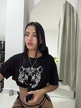 Snapshot of _AmberSmithh chatting on 01.08.25 AmberSmithh online show from 01.08.25