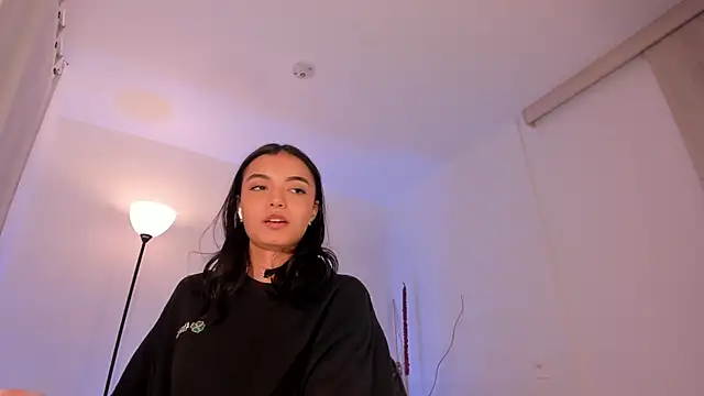 Snapshot of AnabelWolf chatting on 03.20.25 AnabelWolf online show from 03.20.25