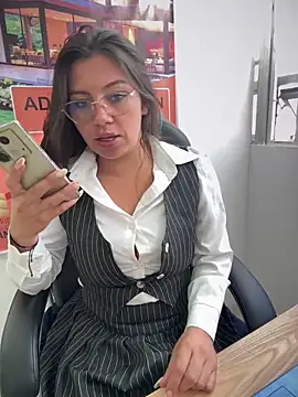 LIZ-06  online show from 11.25.25