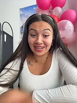 Snapshot of LIZ-06_ chatting on 02.14.26 LIZ-06 online show from 02.14.26