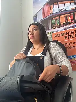 Snapshot of LIZ-06_ chatting on 02.17.26 LIZ-06 online show from 02.17.26