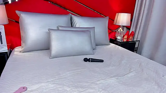 Snapshot of AdeleGray chatting on 02.14.25 AdeleGray online show from 02.14.25