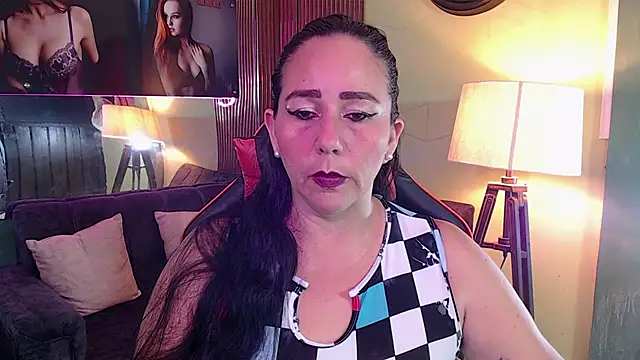 Snapshot of ashleylove_prg chatting on 09.24.25 ashleylove prg online show from 09.24.25