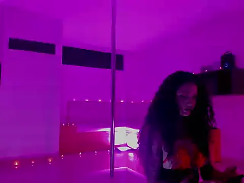 Snapshot of Dakota_M1 chatting on 11.29.25 Dakota M1 online show from 11.29.25