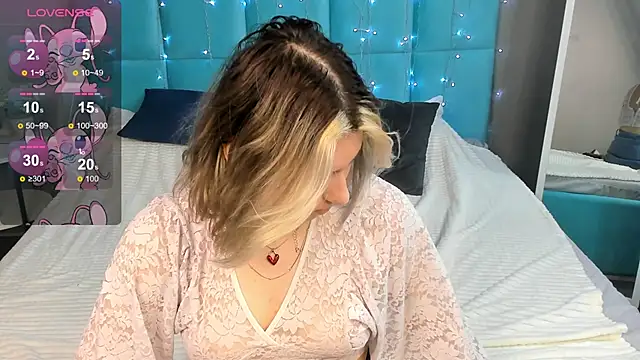 Snapshot of Bonni_Meiz chatting on 02.11.25 Bonni Meiz online show from 02.11.25