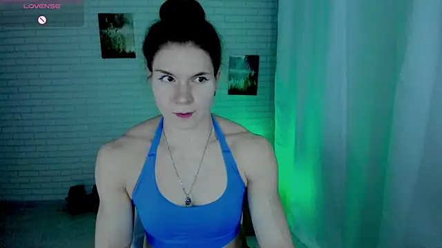 Snapshot of Lisa_Ray chatting on 04.02.26 Lisa Ray online show from 04.02.26
