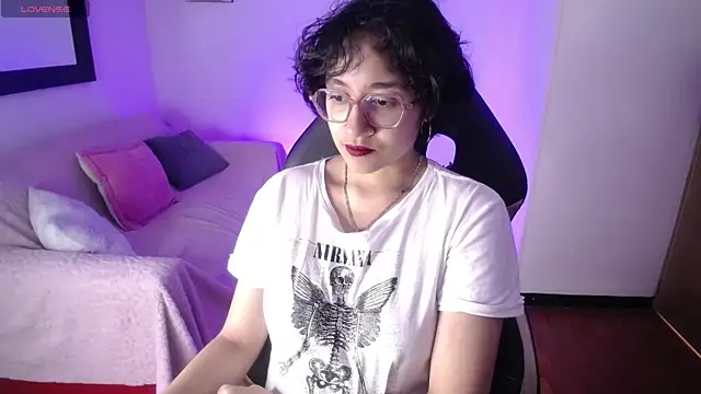 Lili Gomez  online show from 11.18.25