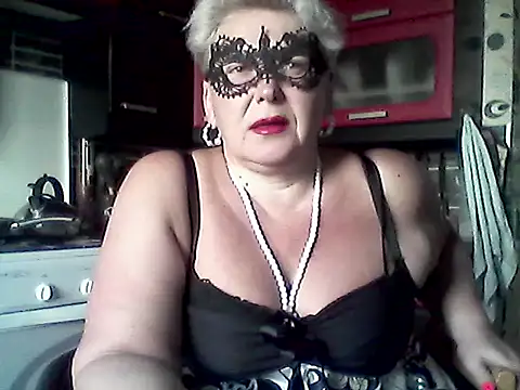 Snapshot of Lisa_Suzie chatting on 05.12.26 Lisa Suzie online show from 05.12.26