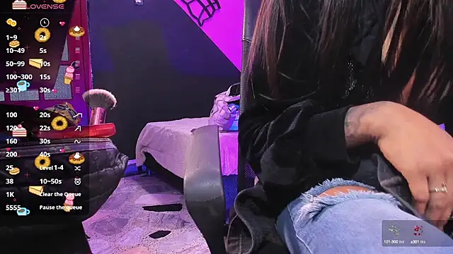 dakota-bright01 online show from 01.24.25