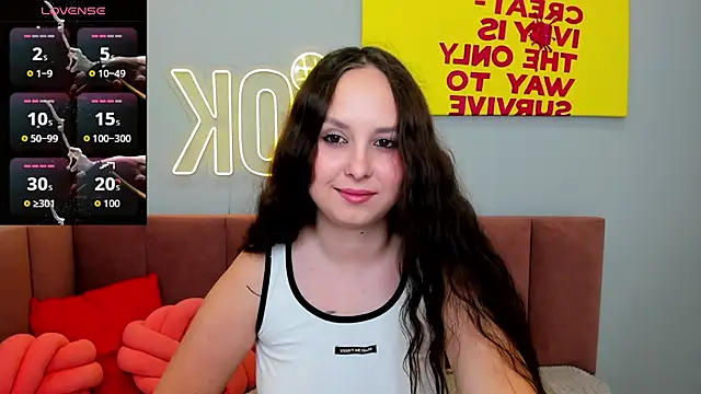 Snapshot of BeatriceReeves chatting on 06.27.26 BeatriceReeves online show from 06.27.26
