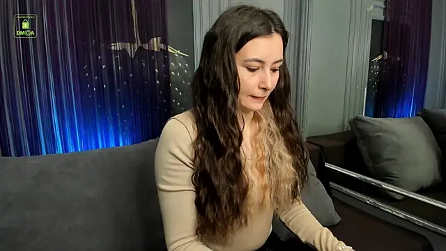 Ishtar Divine online show from 03.12.25