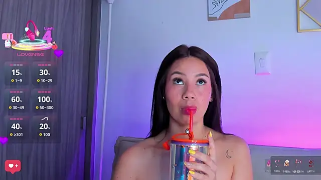 Snapshot of Tamaraa_Serra chatting on 10.08.25 Tamaraa Serra online show from 10.08.25