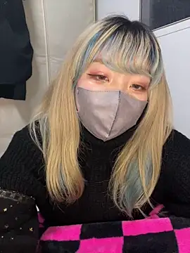 Snapshot of YUNA-yuna chatting on 01.12.25 YUNA-yuna online show from 01.12.25