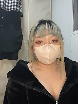 Snapshot of YUNA-yuna chatting on 01.14.25 YUNA-yuna online show from 01.14.25