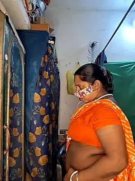 Snapshot of Real_Desi_Couple chatting on 07.10.26 Real Desi Couple online show from 07.10.26
