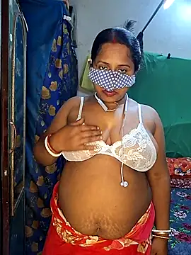 Snapshot of Real_Desi_Couple chatting on 07.13.26 Real Desi Couple online show from 07.13.26