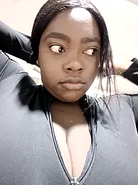 Snapshot of ReaGrant chatting on 12.24.24 ReaGrant online show from 12.24.24