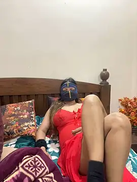 Snapshot of HoneyBearCpl chatting on 02.06.25 HoneyBearCpl online show from 02.06.25