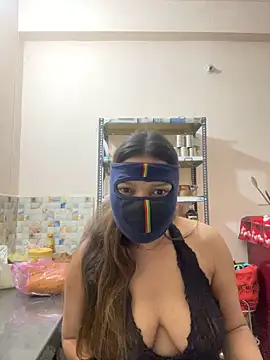 Snapshot of HoneyBearCpl chatting on 02.06.25 HoneyBearCpl online show from 02.06.25