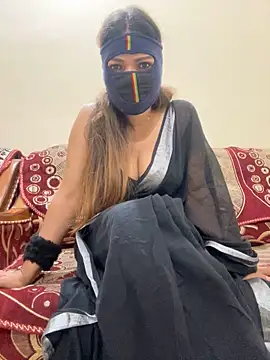 Snapshot of HoneyBearCpl chatting on 02.10.25 HoneyBearCpl online show from 02.10.25