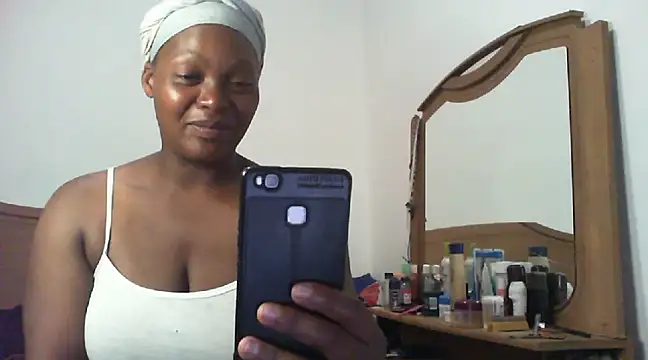 Snapshot of wet_Lips_x_x chatting on 02.11.25 wet Lips x x online show from 02.11.25