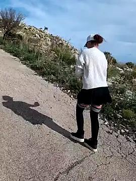 Snapshot of Samira-Summer chatting on 12.04.25 Samira-Summer online show from 12.04.25