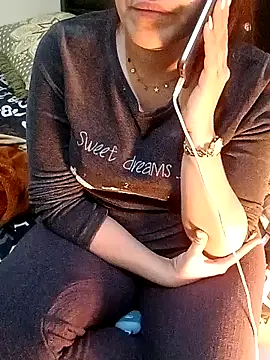 Snapshot of ShadiaStar chatting on 01.20.25 ShadiaStar online show from 01.20.25