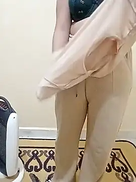 Snapshot of ShadiaStar chatting on 03.18.25 ShadiaStar online show from 03.18.25