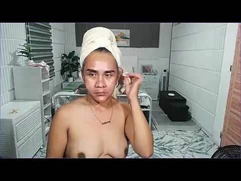 Snapshot of MS_SexCumEducation_TS chatting on 10.22.25 MS SexCumEducation TS online show from 10.22.25