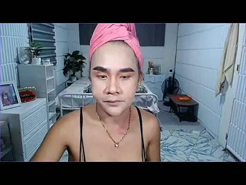 Snapshot of MS_SexCumEducation_TS chatting on 11.26.25 MS SexCumEducation TS online show from 11.26.25