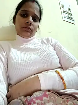 Snapshot of radhika07 chatting on 12.15.24 radhika07 online show from 12.15.24