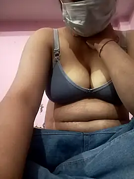 Snapshot of radhika07 chatting on 12.28.24 radhika07 online show from 12.28.24