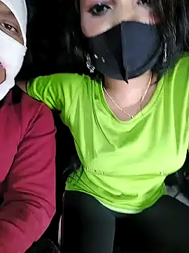 Snapshot of ascuple chatting on 12.23.24 ascuple online show from 12.23.24