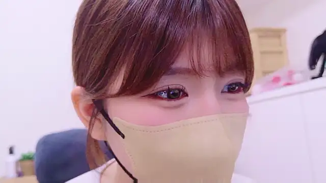 Snapshot of Runarunapi chatting on 09.14.25 Runarunapi online show from 09.14.25