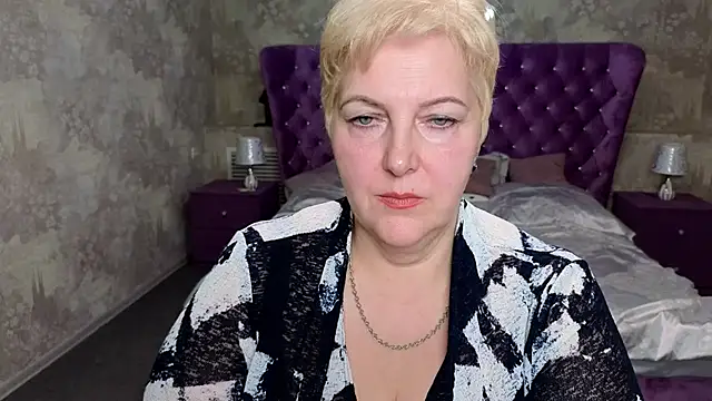 Sandra Snow online show from 12.18.24