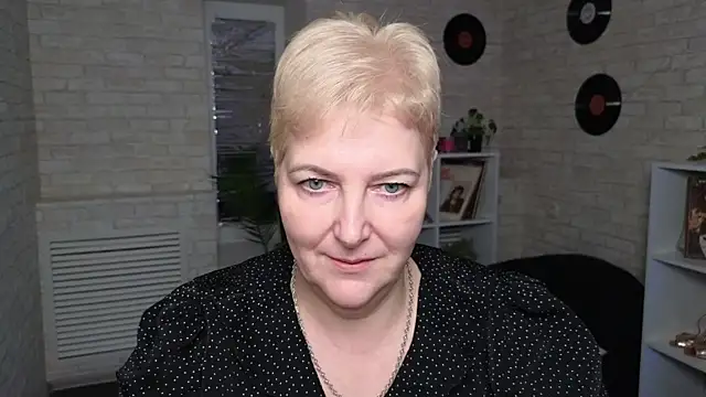 Sandra Snow online show from 12.29.24